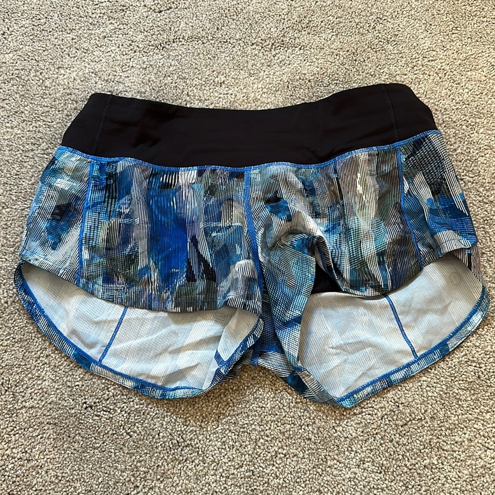 Lululemon Speed Up Shorts- 2.5 length Size 4